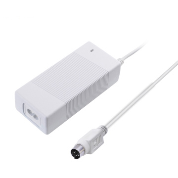 Weiße Farbe AC ​​DC -Adapter 12V 5a