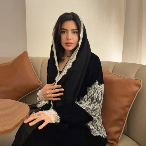 توری مشکی شیک عبایی با ست حجاب همسان