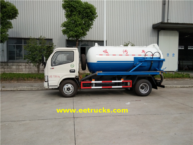 700 Gallon Vacuum Sewage Suction Trucks