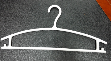 new style black white plastic hanger