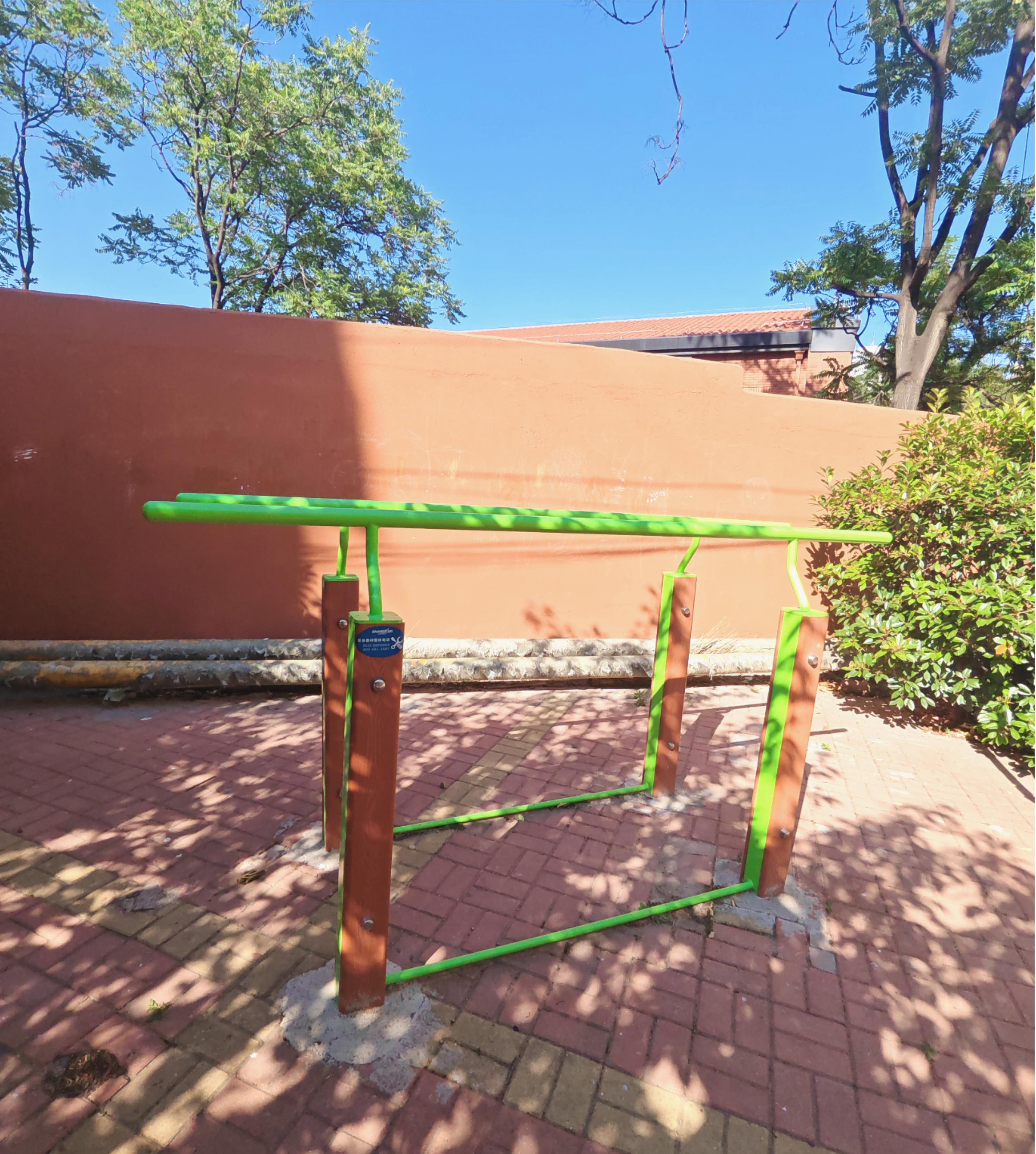 Outdoor fitness equipment