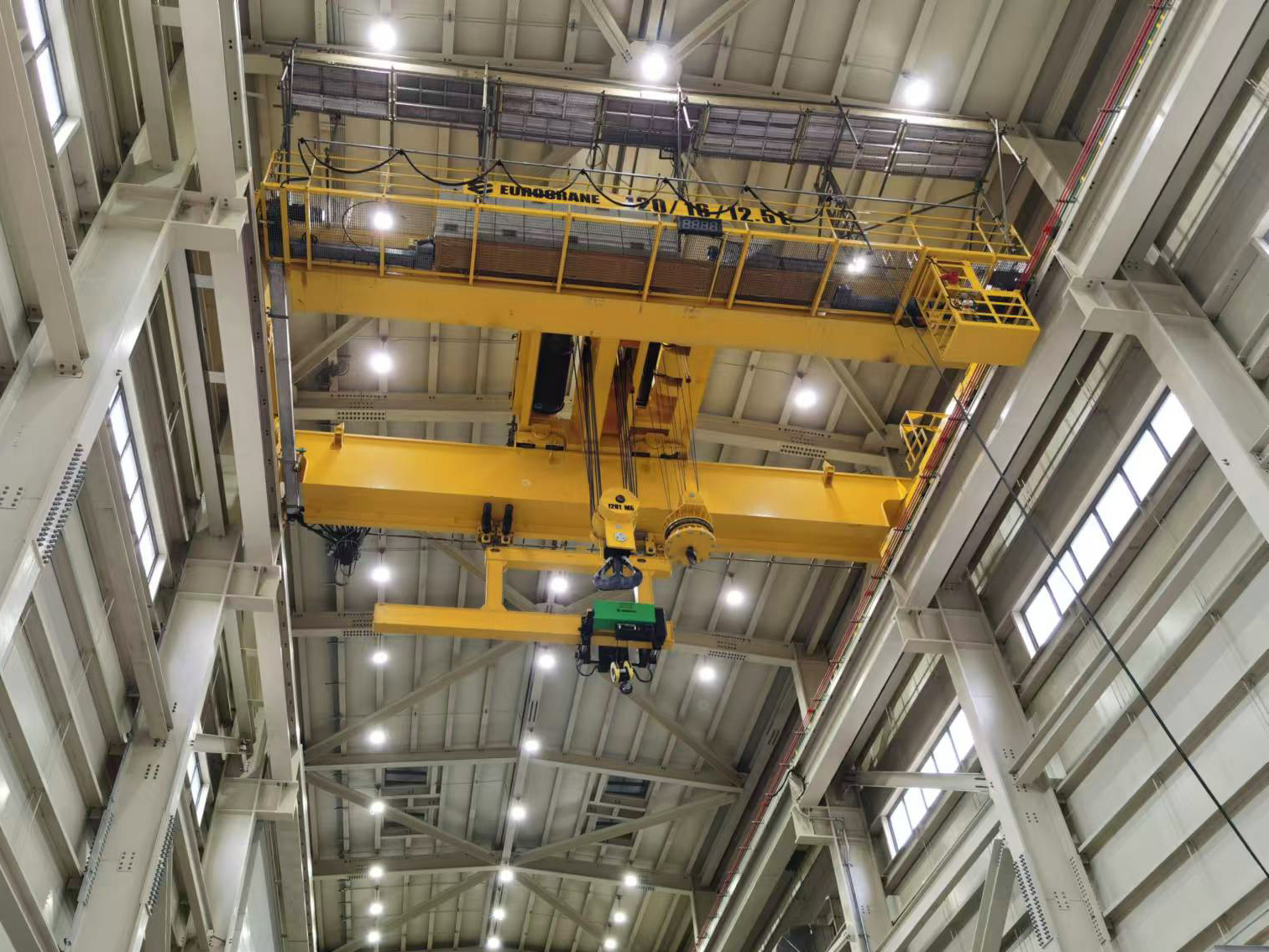 Eurocrane high-performance overhead crane operating in a modern mining equipment factory