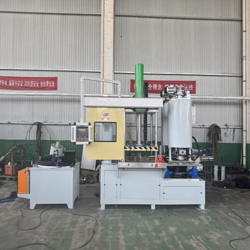 Single-station ceramic core machine