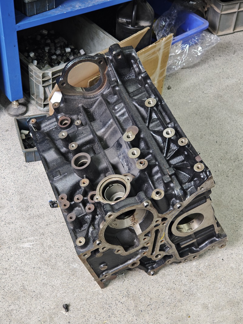 Customized Fixturing Implemented: Chuke Intelligent’s Pneumatic Marking System Tailored for Automotive Engine Processing