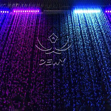 Parede de cortina de água interior moderna com luzes LED