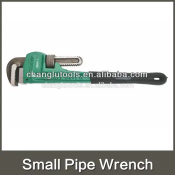 Pipe wrench withdrawal tool