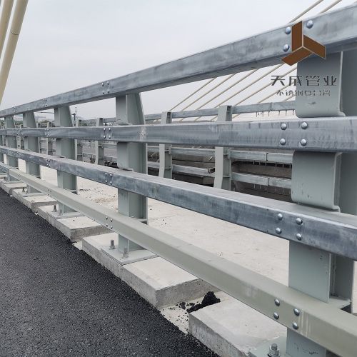 Clôture de pont en acier zingué durable