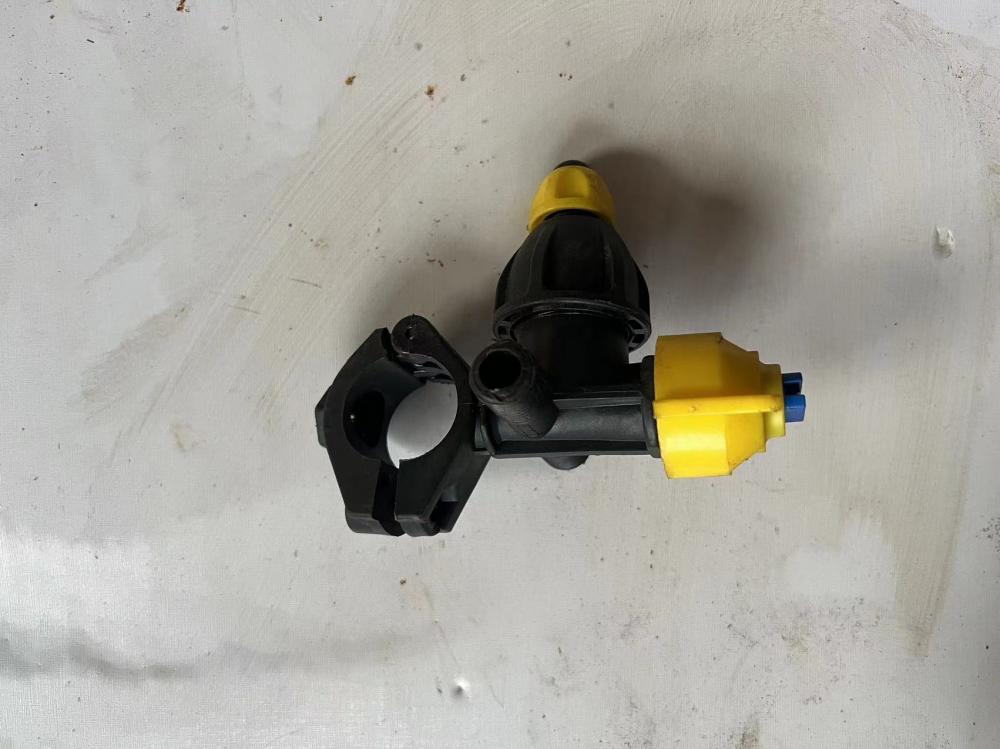 spray can nozzle extension