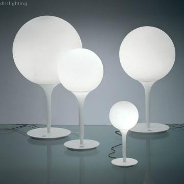 Castore Tavolo de Artemide