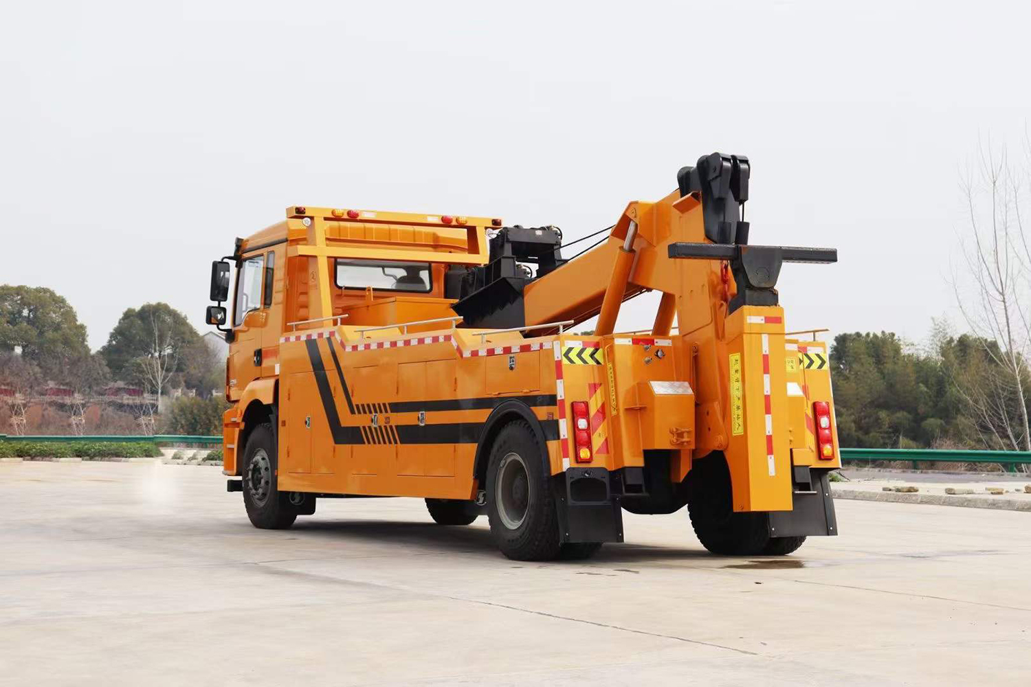 SHACMAN heavy duty road tow truck