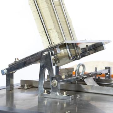Machine de fabrication de gobelets en papier à forte efficacité