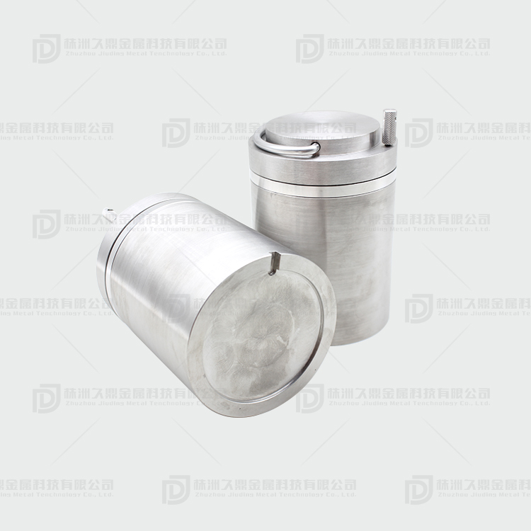  Tungsten shielded container for vial transport