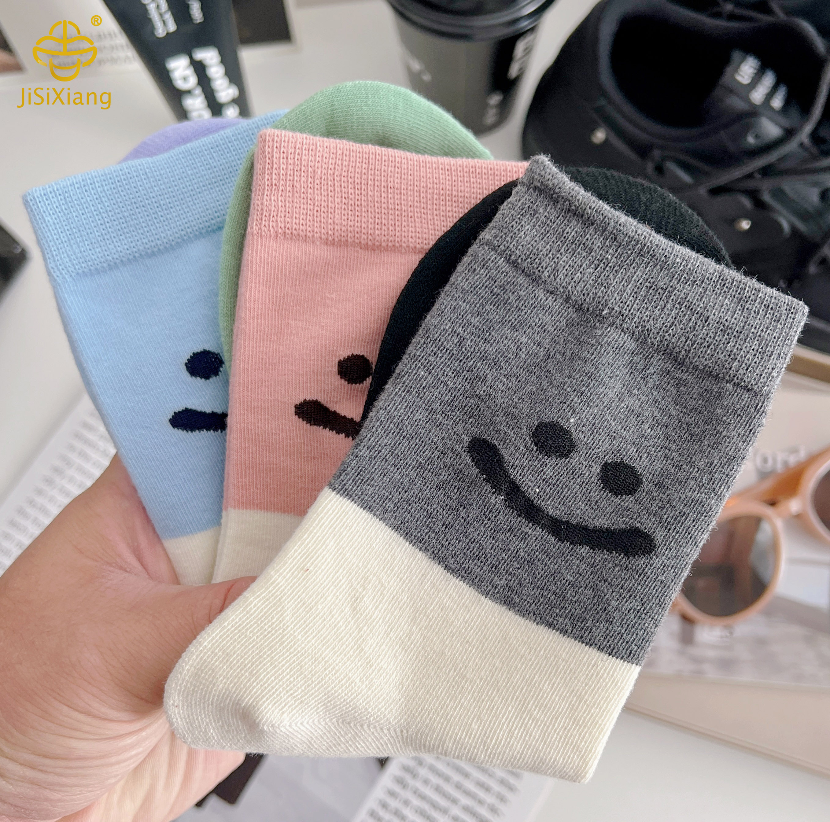 Korean cartoon smiley face sock for students