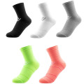 Chaussettes de coton pour femmes noires et blanches