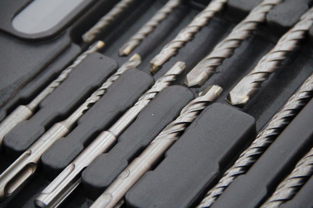 17 PCS Hammer Drill Bits and Chisels Set