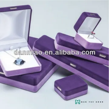 Slap-up flocking cardboard jewelry box