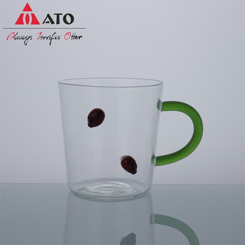 Tasse de verre à tasse en verre avec la coccinelle 3D