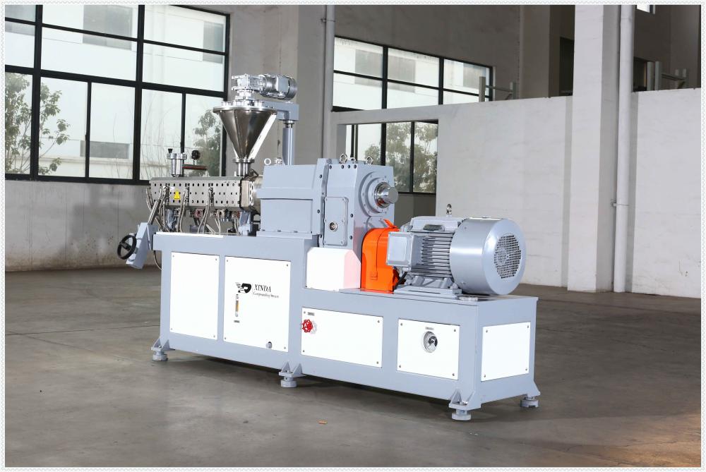 EVA/ABS+Carbon Black Machinery Pellets/Plastic Compounding Granulating Extruder Machine