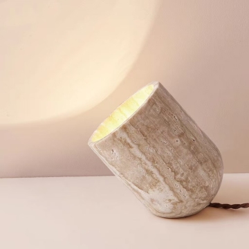 Wholesale Yellow Cave Stone LED Table Lamp for Home Decor and Restaurant Use