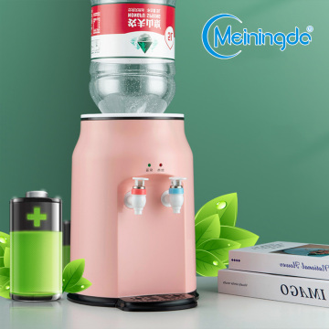 Distributore d'acqua in miniatura rosa MND 881