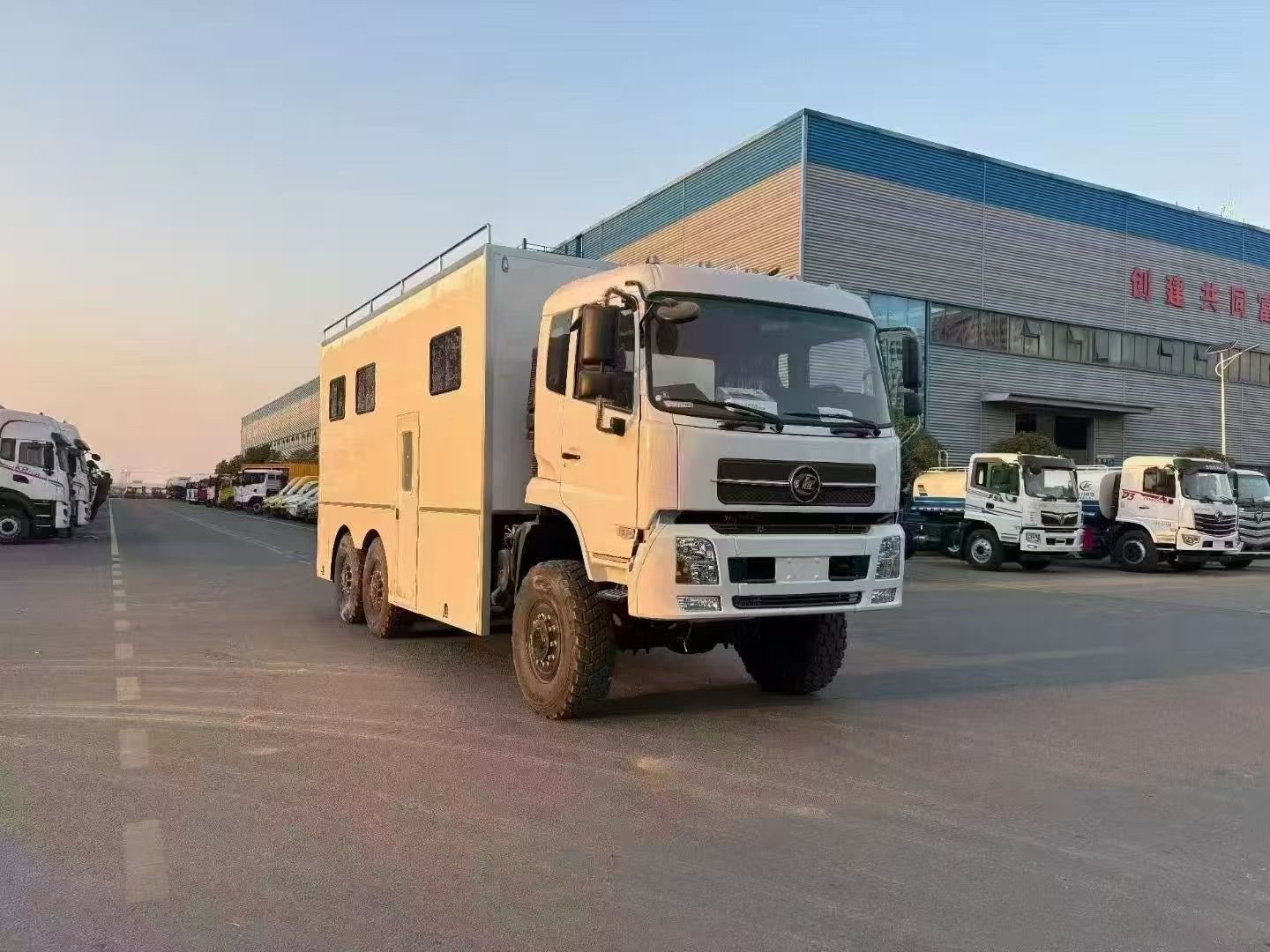 High-Performance RV for Outdoor Exploration E