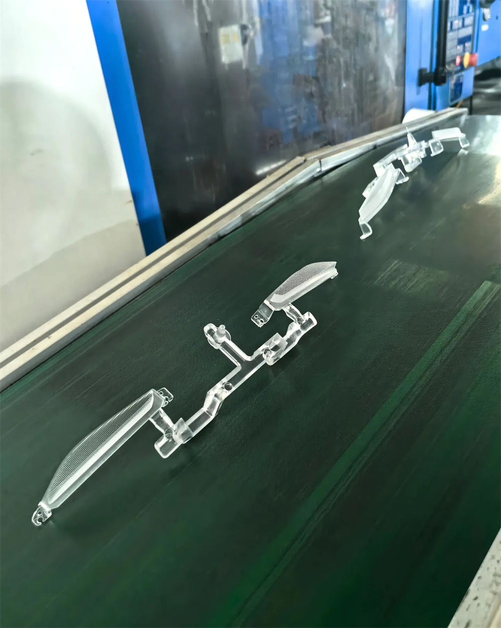 injection molding base (3)