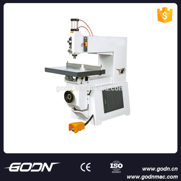 Woodworking router machine