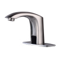 Touchless ავტომატური Faucet სენსორი Tap Smart Hands უფასო