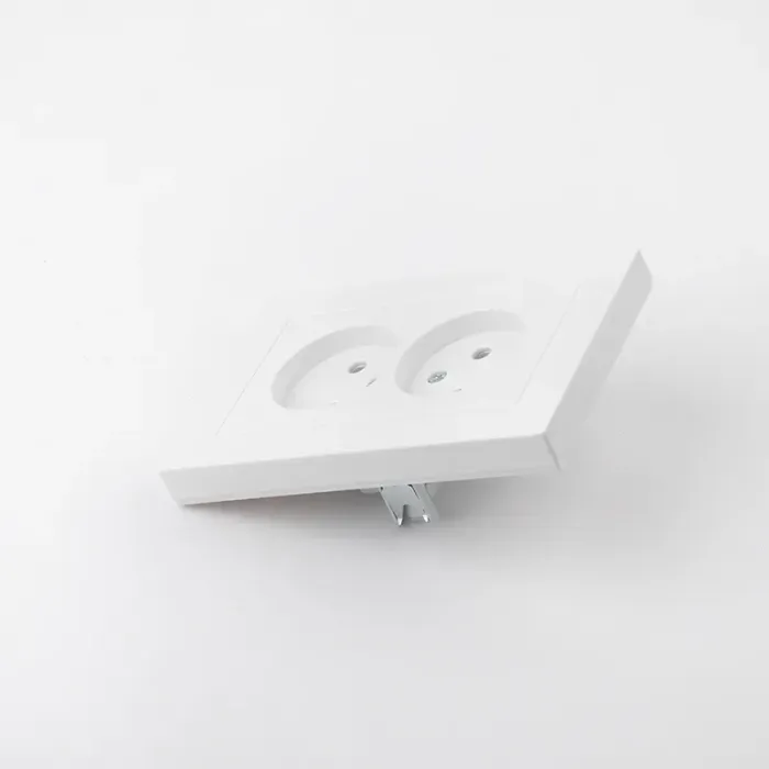 Stopkontak Soket Ganda Standar UE 16A 220V