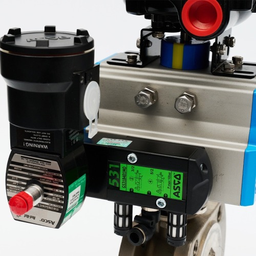 Pneumatic thin regulating flange ball valve