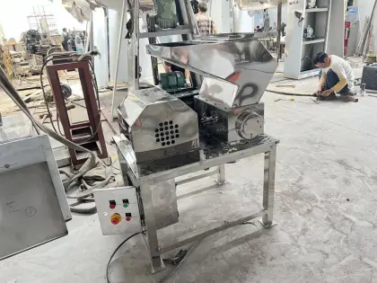 Herbal Medicine Crush Milling Grinding Machine
