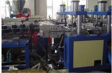 Plastic Sheet Extruding Machinery 