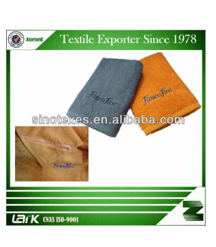 High quality 100% Cotton personalized Gym Towel with Embroidery logo and zipper pocket