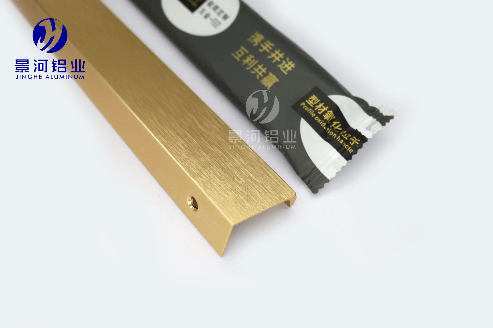 Slotless handle