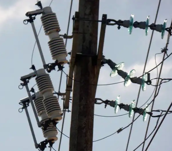 Fuse Cutout Application 1