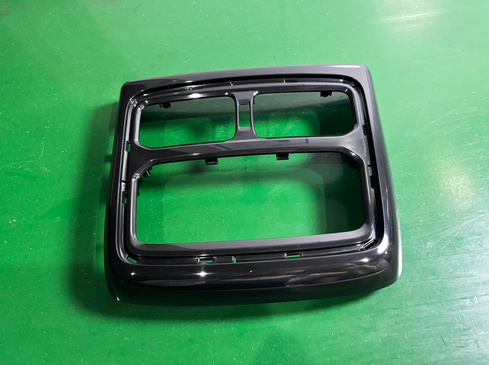 Bộ phận đúc phun - Khung cửa gió sau ô tô