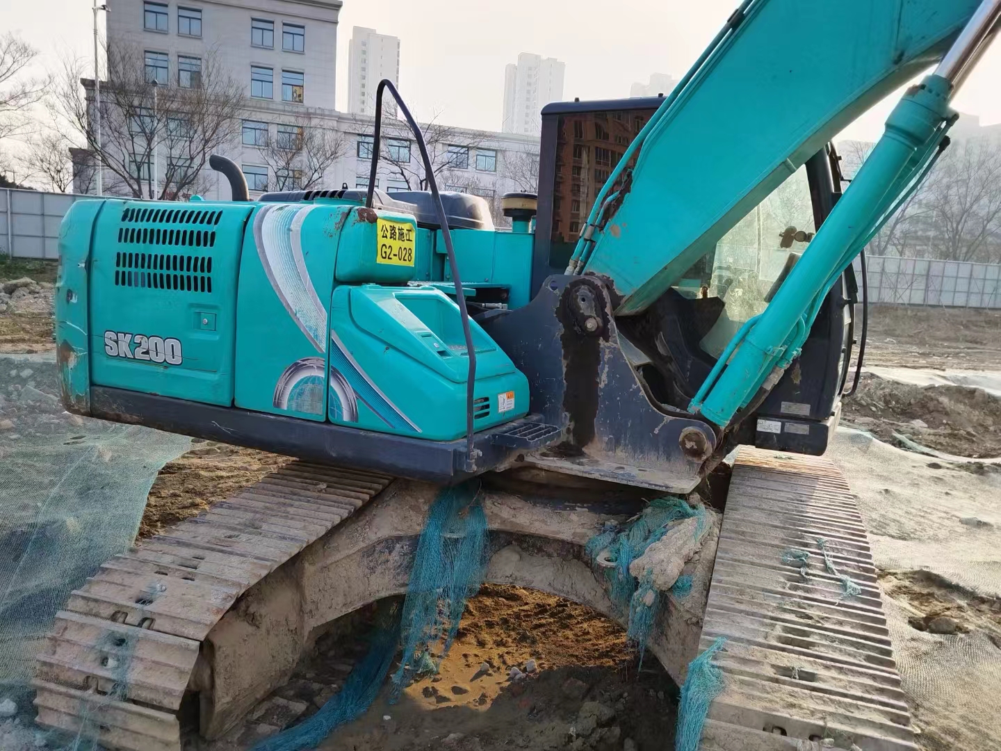 Used Kobelco SK200 Excavato