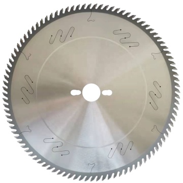 Best Saw Blades for Wood Cutting in Woodworking