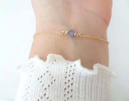 Customizable Personalized Family Birthstone Bracelet: A Unique Raw Crystal Gift for Mom