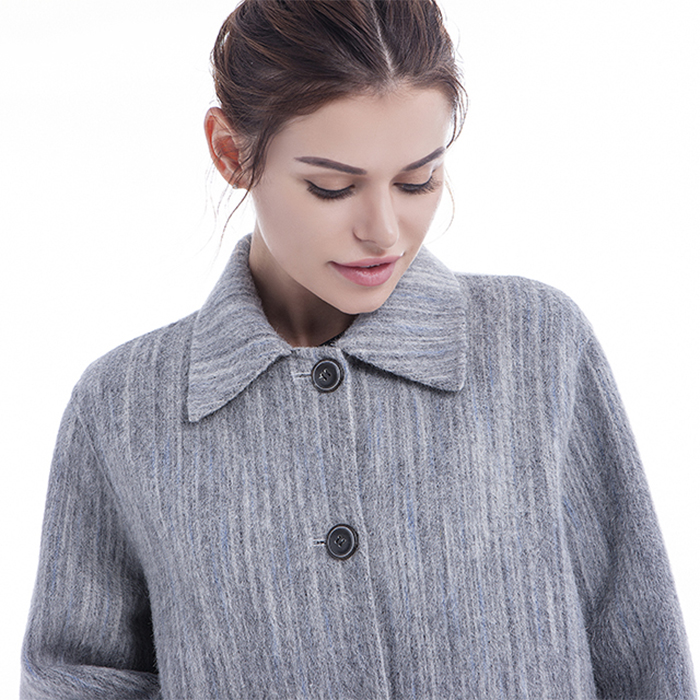 Fashionable light grey cashmere coat collar