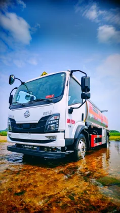 Dongfang Liuqi 10.2m ³ oil tanker truck
