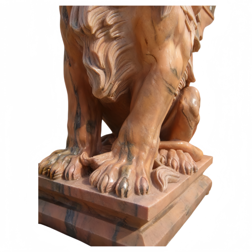 Estátua de mármore de leão alado esculpida à mão