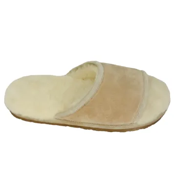Comfortable warm fuzzy men slippers indoor use