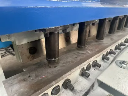 Jiangsu Yawei 8*3200 CNC Metal Shear Machine for Stainless Steel, Carbon Steel, and Aluminum Plate Cutting