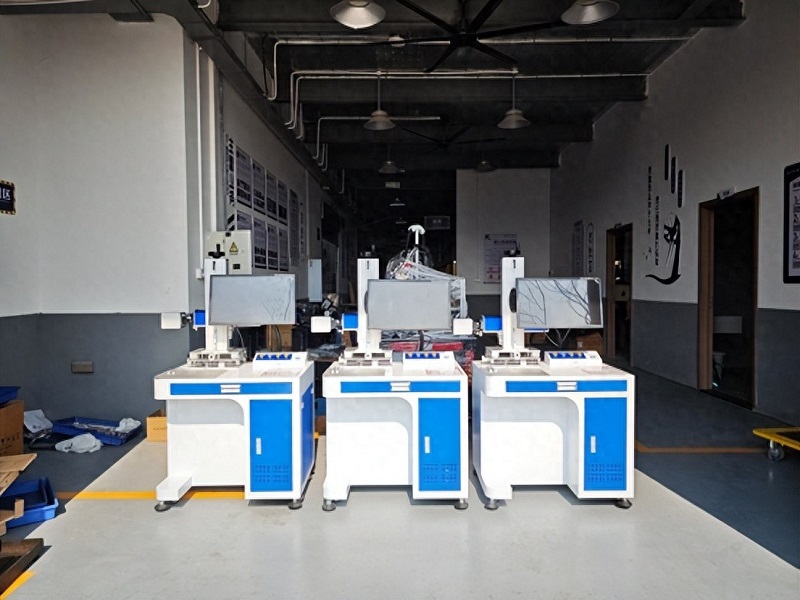Chuke Intelligent Side-mounted Fiber Laser Marking Machine Successfully Delivered, Production Line Remains Uninterrupted!