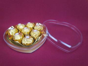 customised durable clear heart shaped acrylic clear plastic chocolate box