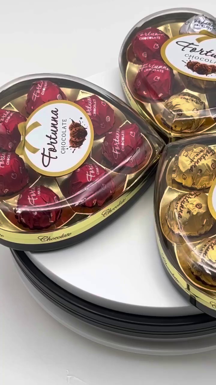 Heart-shaped Chocolate Wafer Ball Box