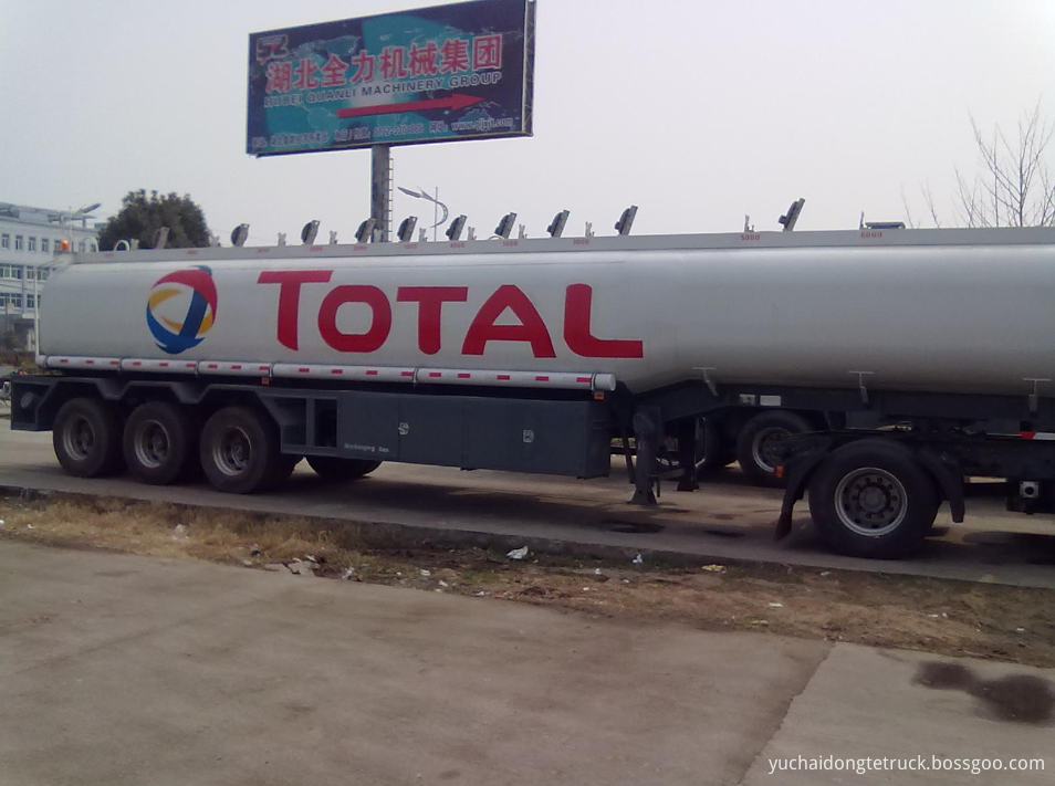 11 compartments fuel tank semi-trailer for TOTAL