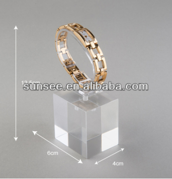 2014 New Design Fashion Acrylic Watch display Stand