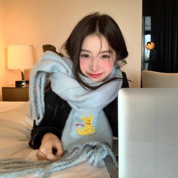 Customizable High-Grade Vintage Cartoon Dog Knitted Scarf
